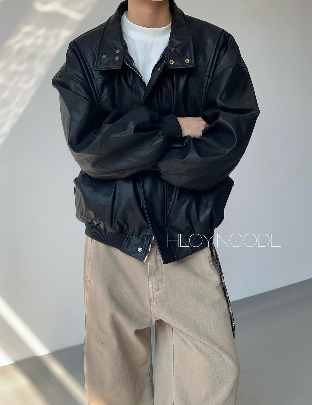 BLACK LEATHER JACKET WITH REMOVEABLE HOOD