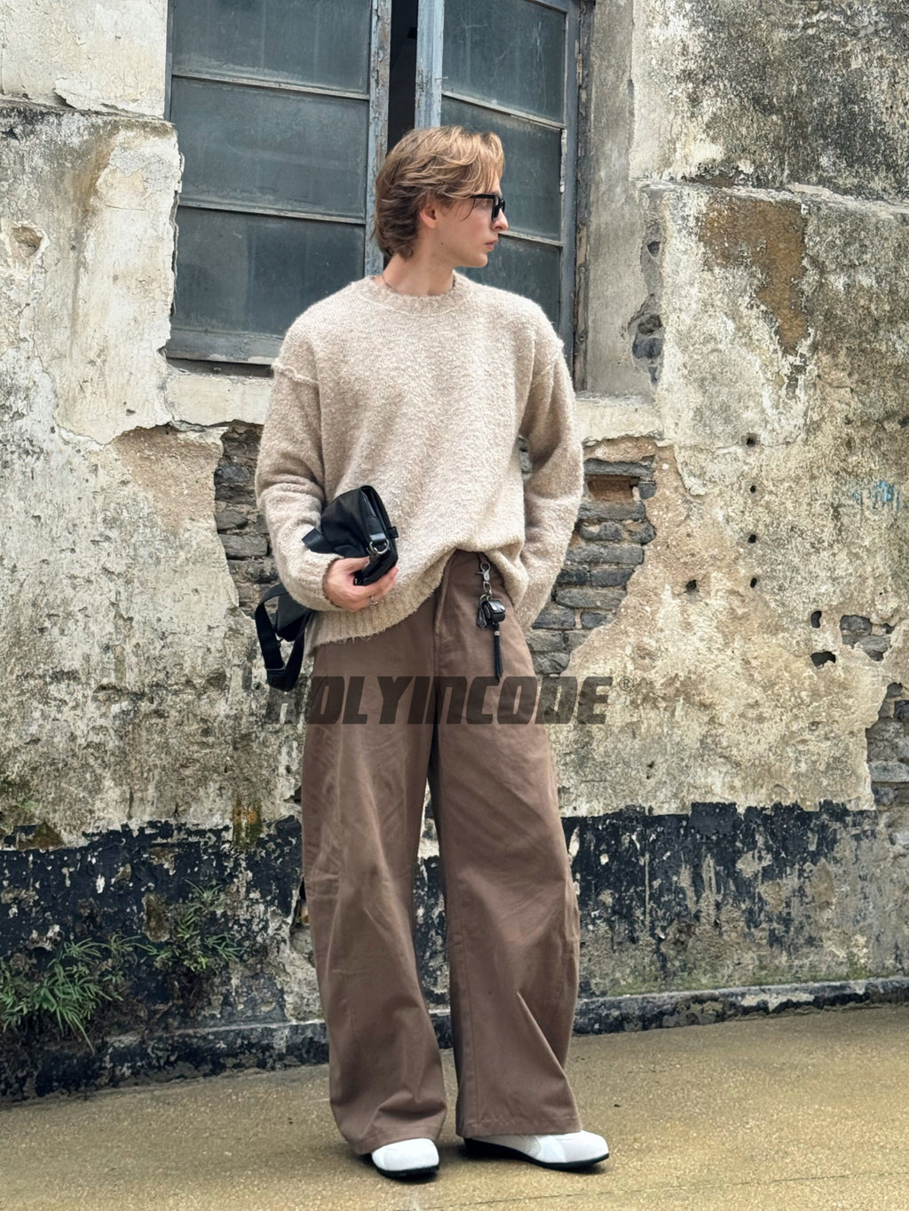 REVERSE SEAM SWEATER