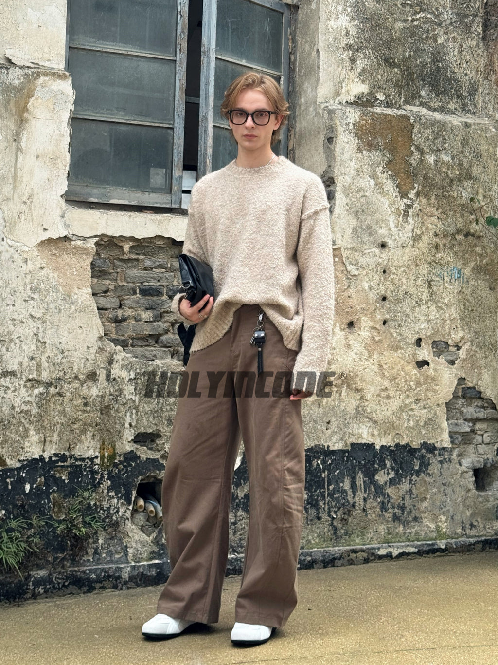 REVERSE SEAM SWEATER